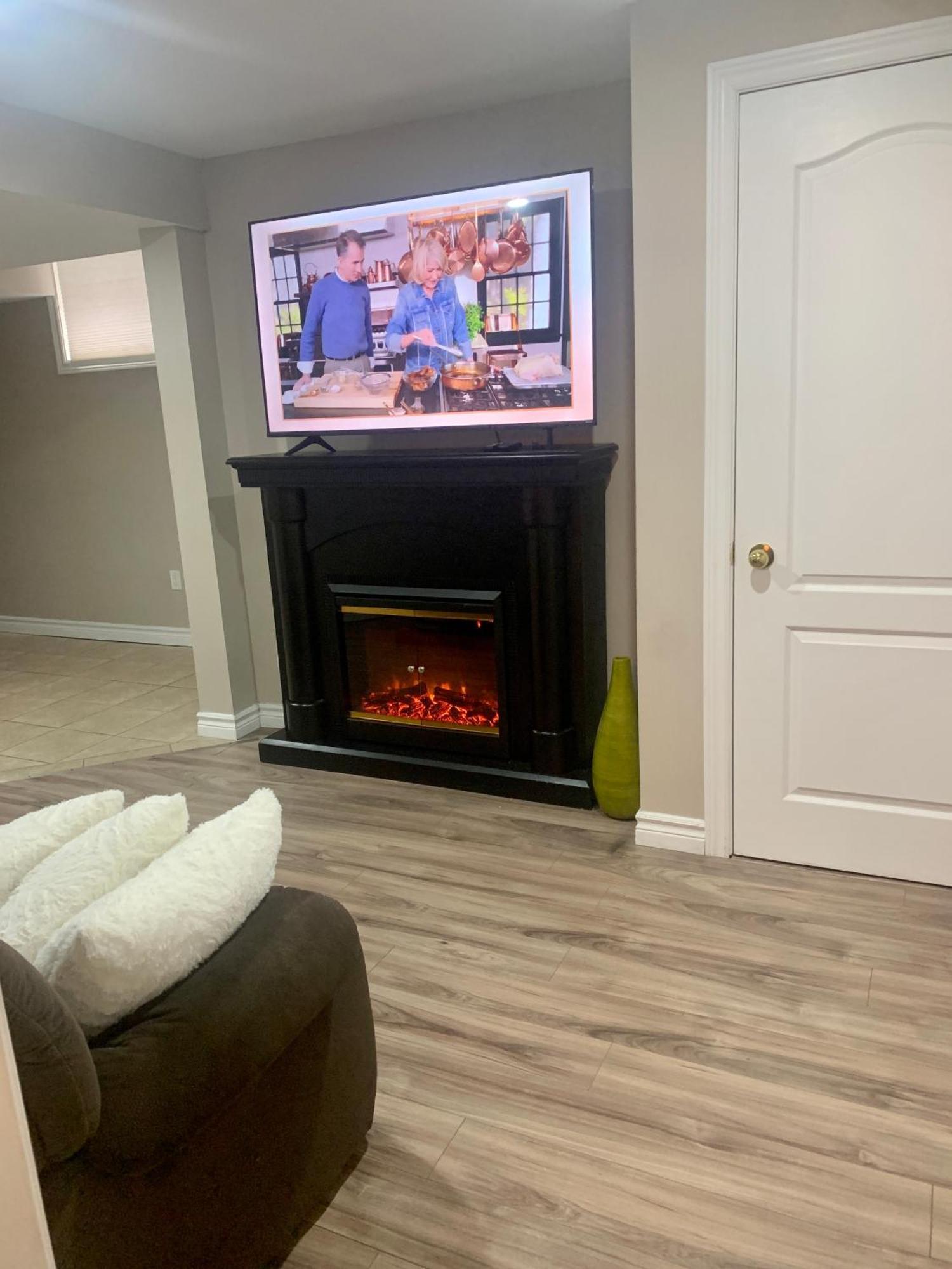 1 Room In A Cozy And Beautiful Basement Guelph Dış mekan fotoğraf