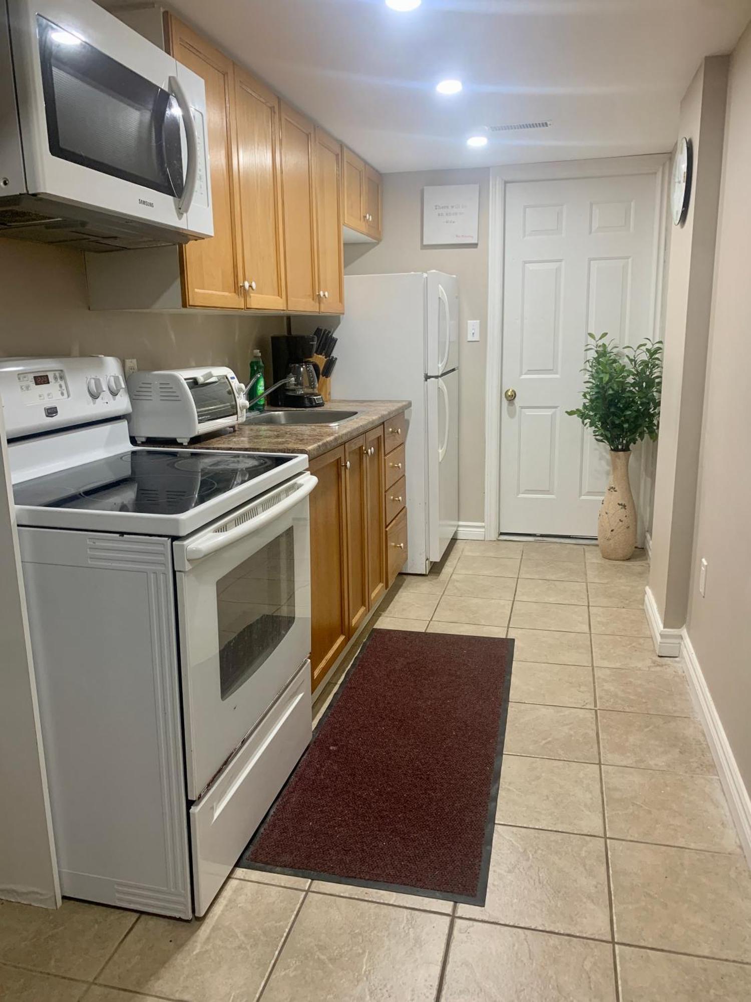 1 Room In A Cozy And Beautiful Basement Guelph Dış mekan fotoğraf